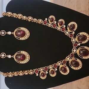 Luxurious Red And Gold Jewelry Set